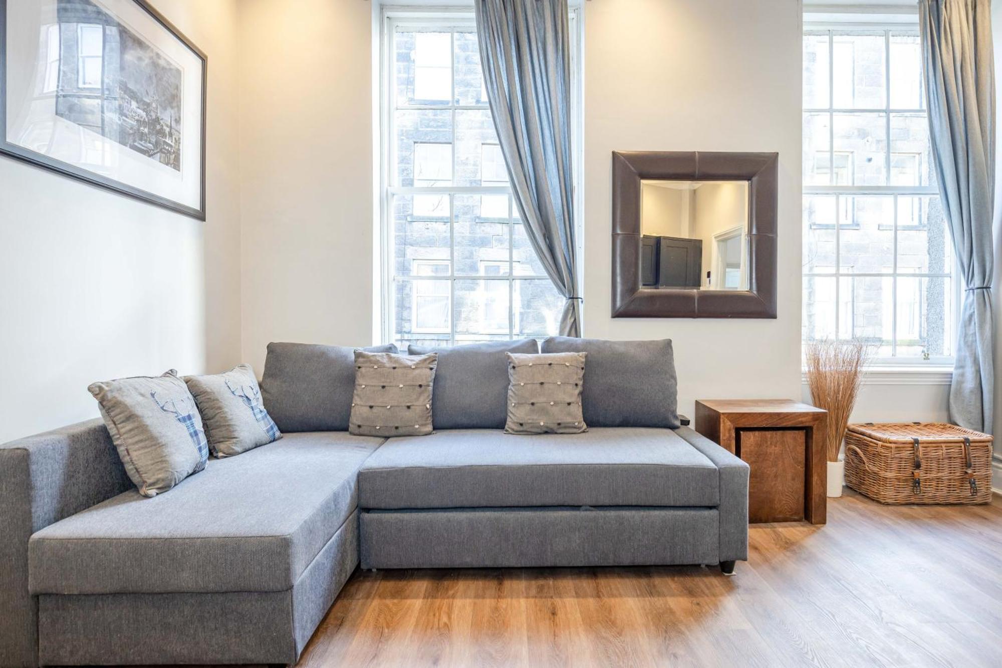 Traditional 3 Bedroom Quiet Duplex Flat By High St, Trams And Buses - Just 1-5 Miles To Centre EDI Eksteriør billede