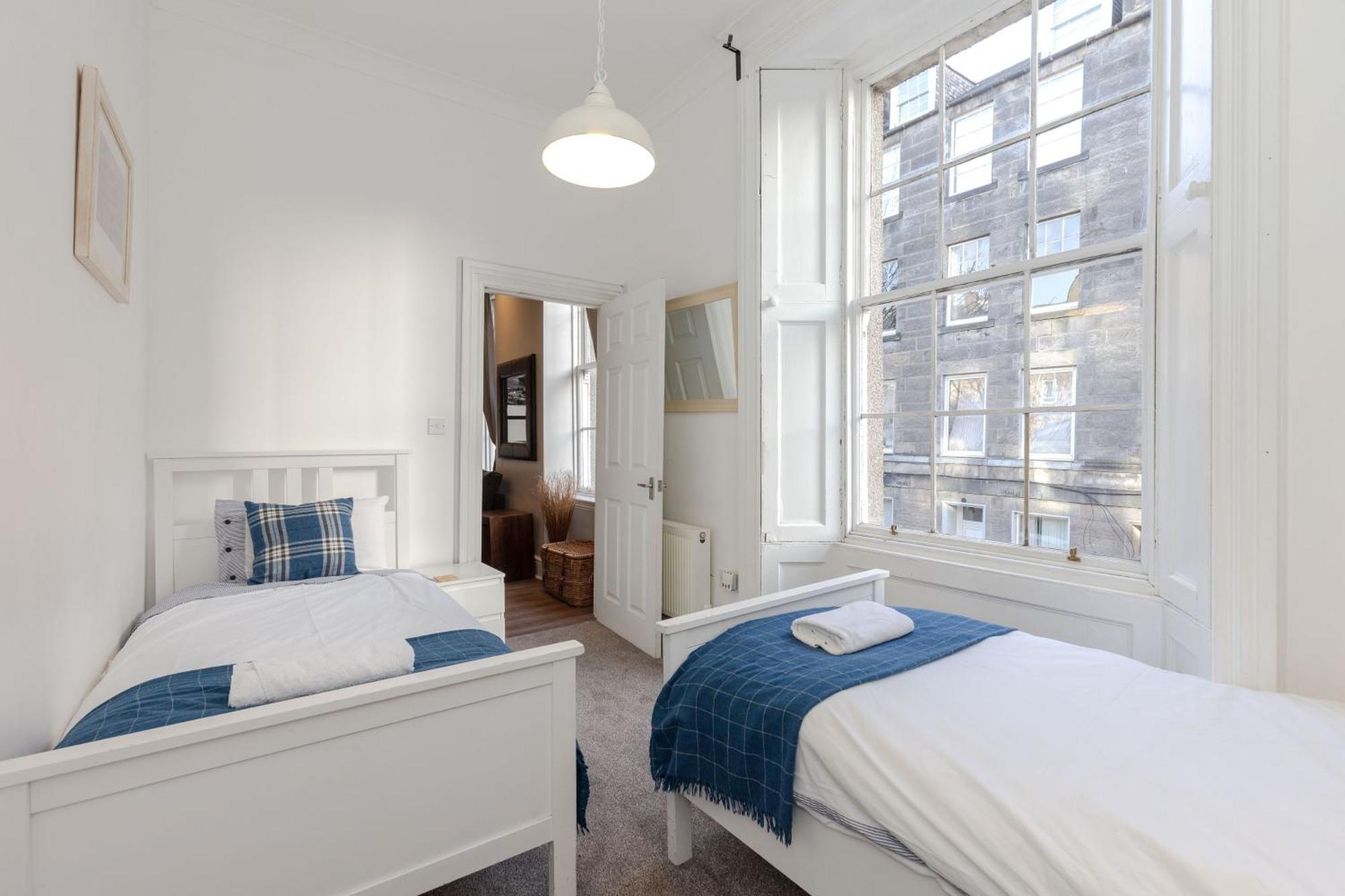 Traditional 3 Bedroom Quiet Duplex Flat By High St, Trams And Buses - Just 1-5 Miles To Centre EDI Eksteriør billede