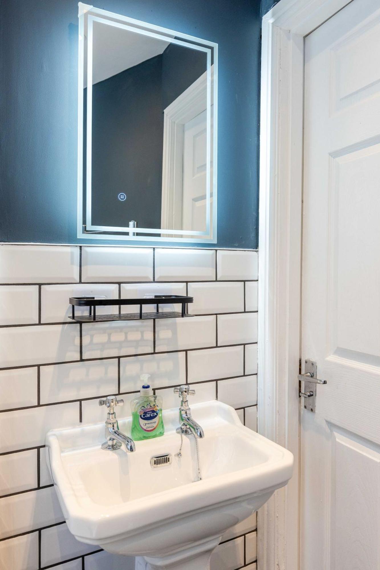 Traditional 3 Bedroom Quiet Duplex Flat By High St, Trams And Buses - Just 1-5 Miles To Centre EDI Eksteriør billede