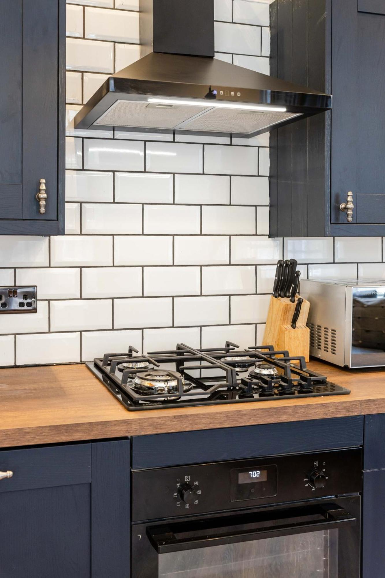 Traditional 3 Bedroom Quiet Duplex Flat By High St, Trams And Buses - Just 1-5 Miles To Centre EDI Eksteriør billede