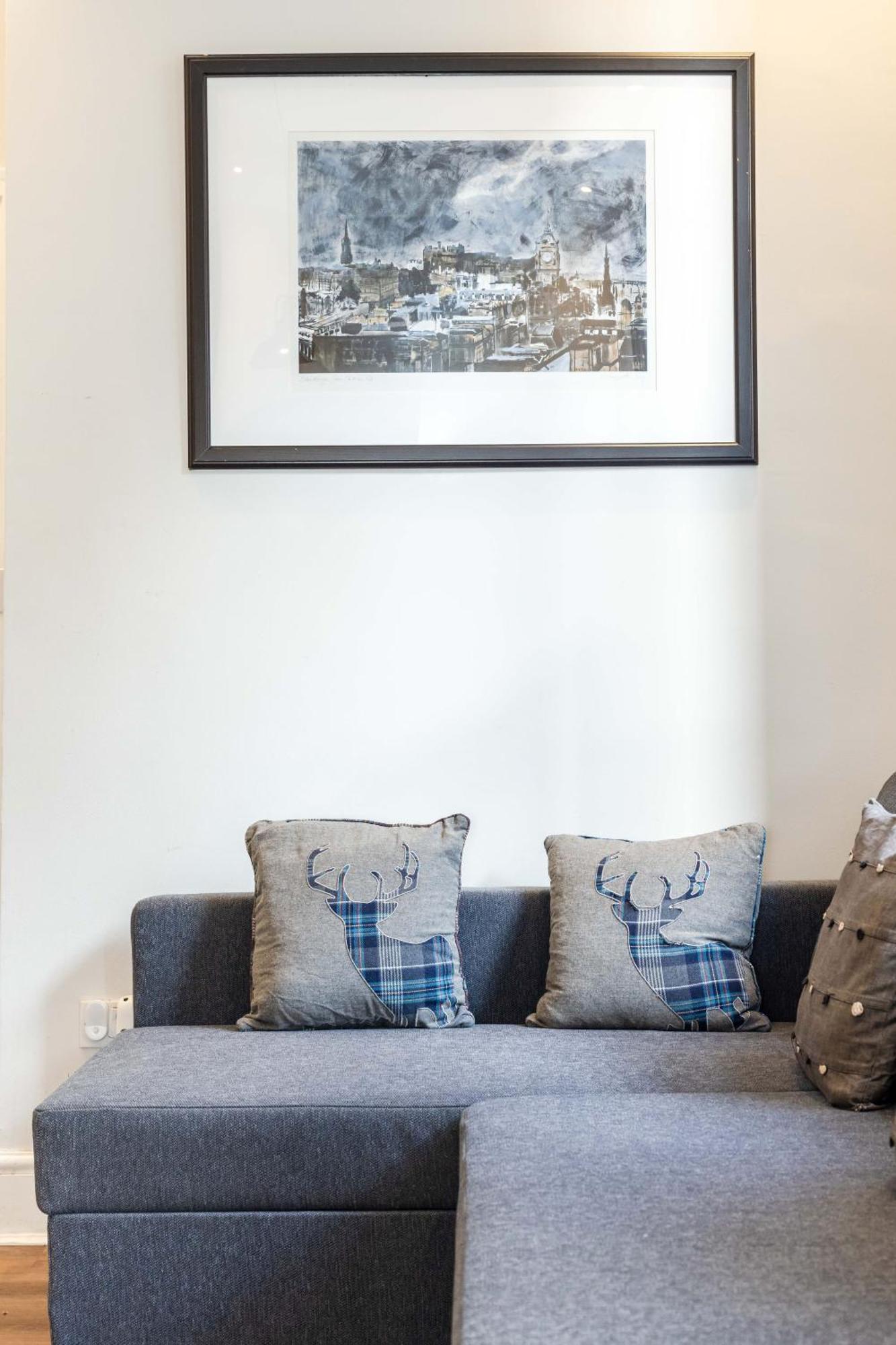 Traditional 3 Bedroom Quiet Duplex Flat By High St, Trams And Buses - Just 1-5 Miles To Centre EDI Eksteriør billede